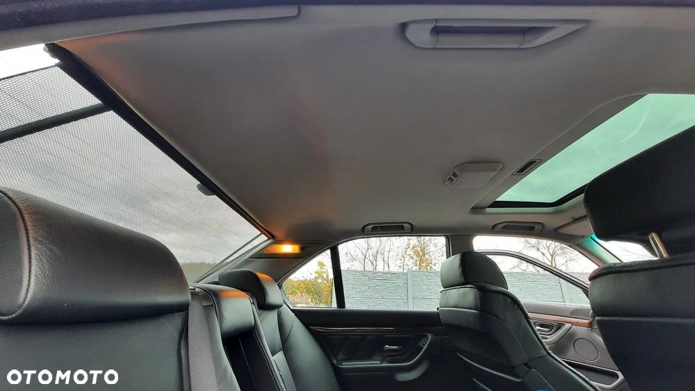 BMW Seria 7 740i - 26