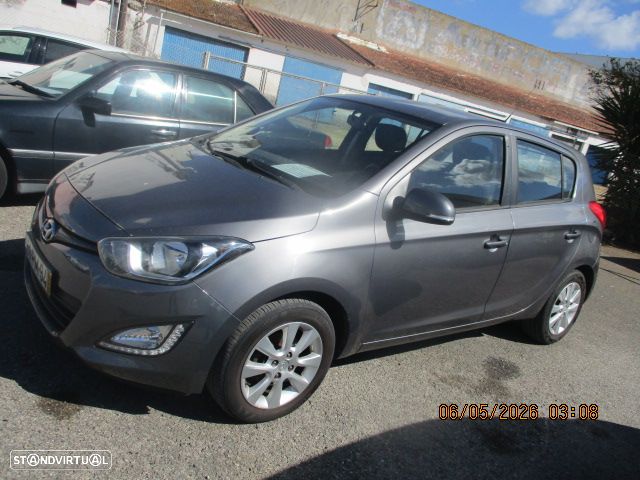 Hyundai i20 1.1 CRDi Blue Access+Bluetooth - 5