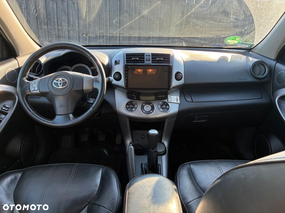Toyota RAV4 2.0 VVT-i Premium - 8