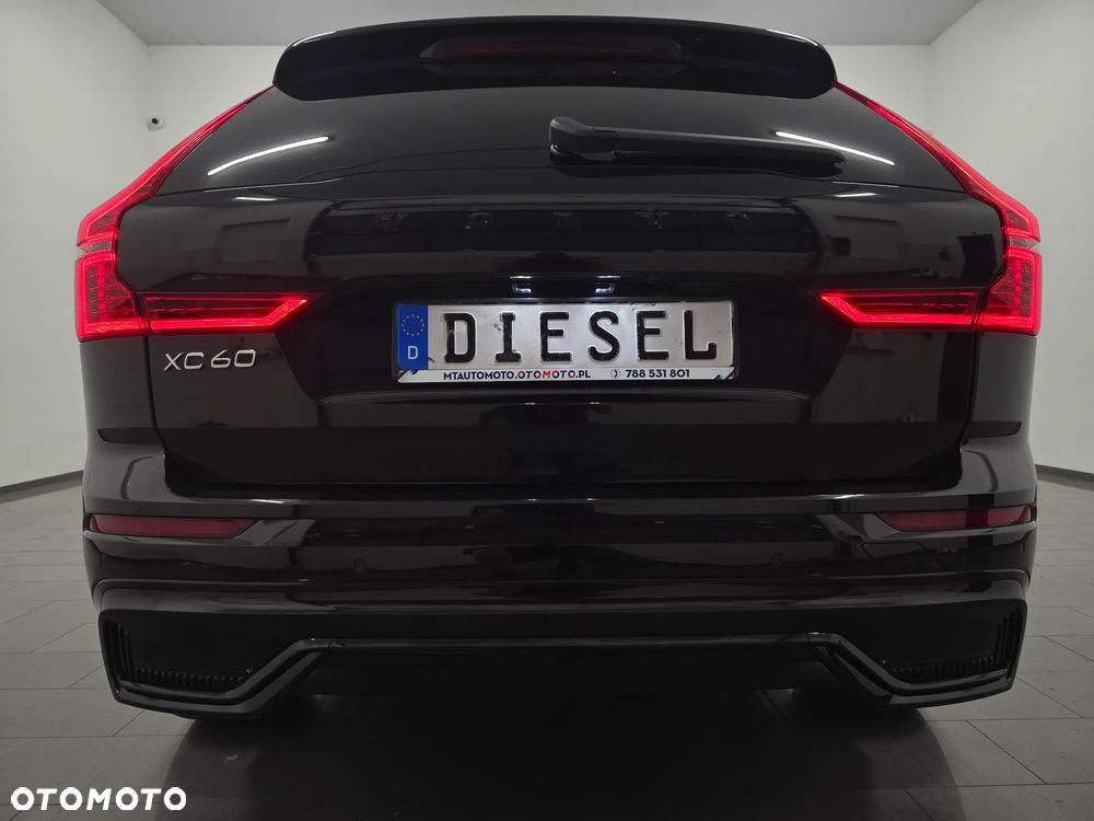 Volvo XC 60 B4 D Plus Dark - 38
