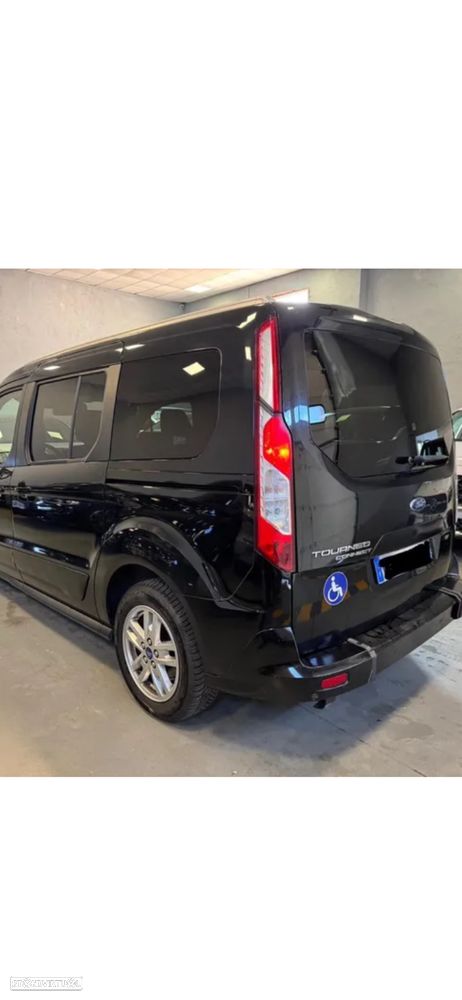 Ford Tourneo - 8