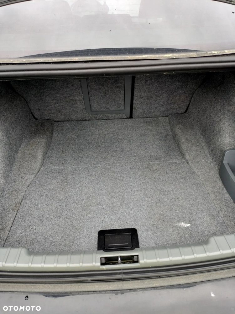 BMW Seria 3 318i - 13