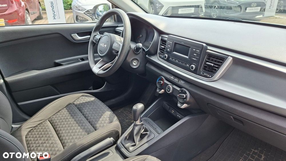 Kia Rio - 8