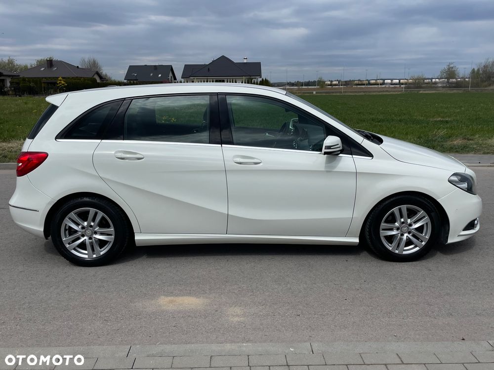 Mercedes-Benz Klasa B 180 CDI (BlueEFFICIENCY) 7G-DCT - 29