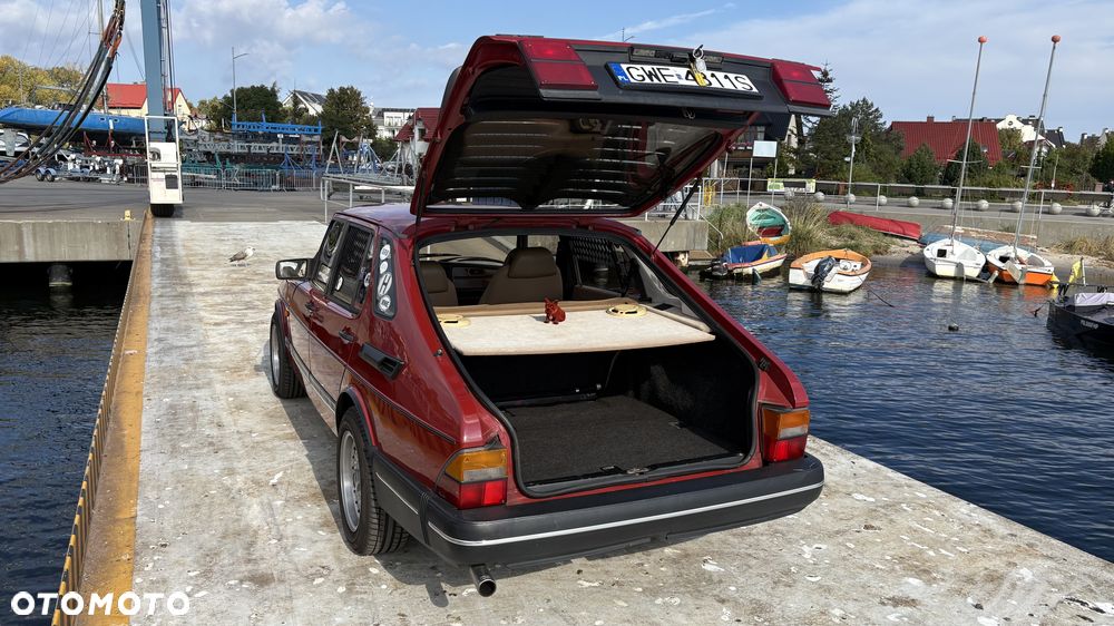 Saab 900 - 23