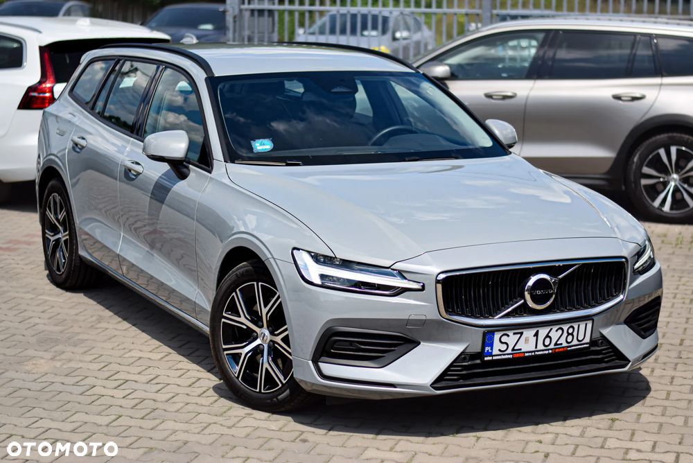 Volvo V60 B3 B DKG Momentum Pro - 38