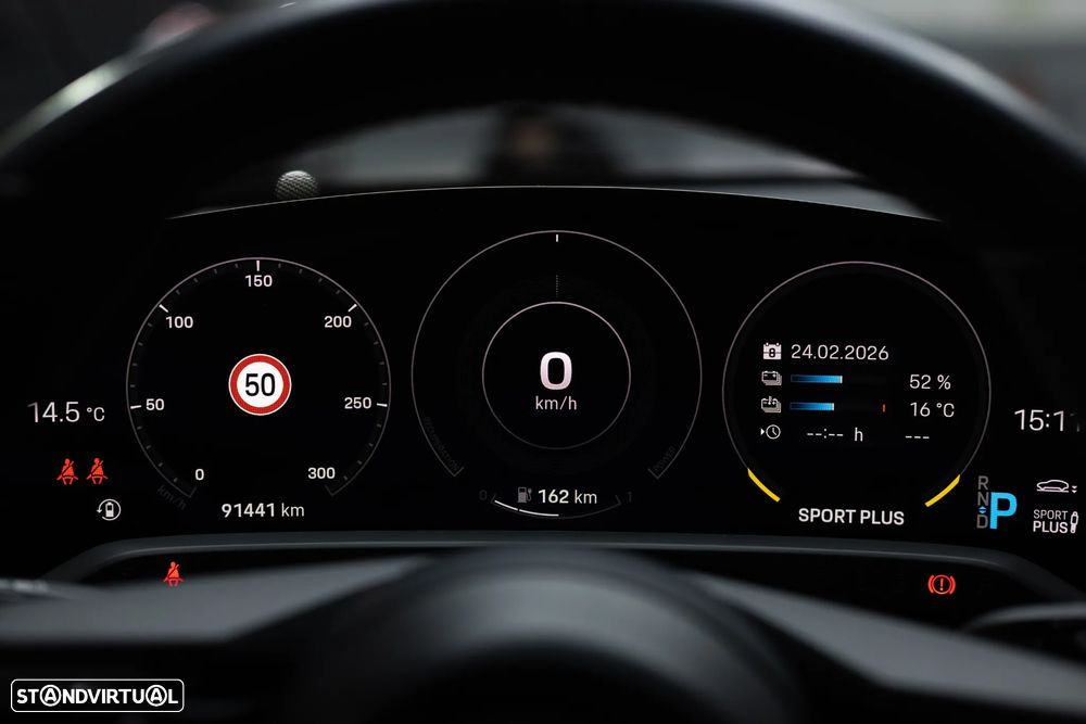 Porsche Taycan Turbo S - 26