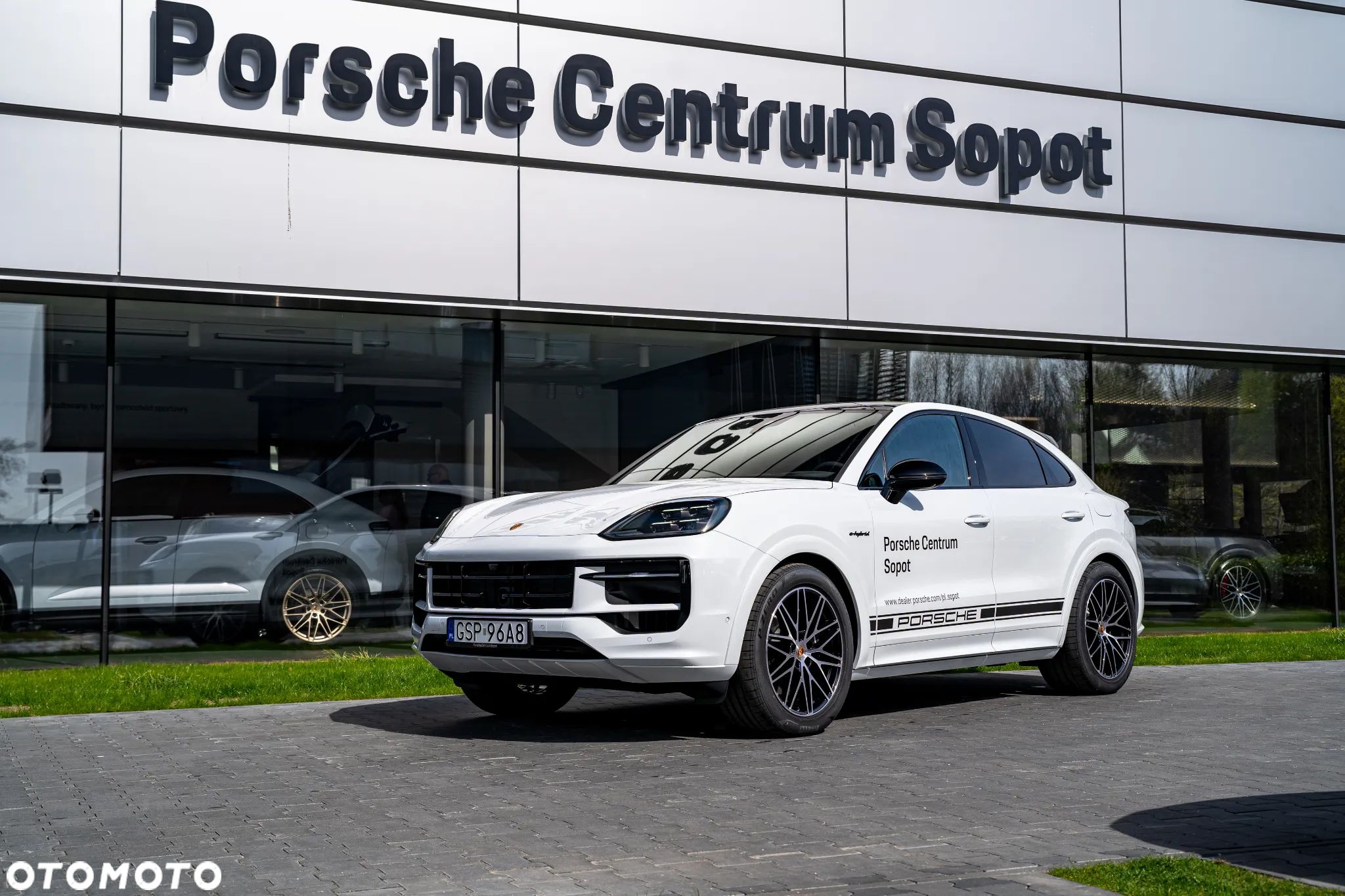 Porsche Cayenne - 1