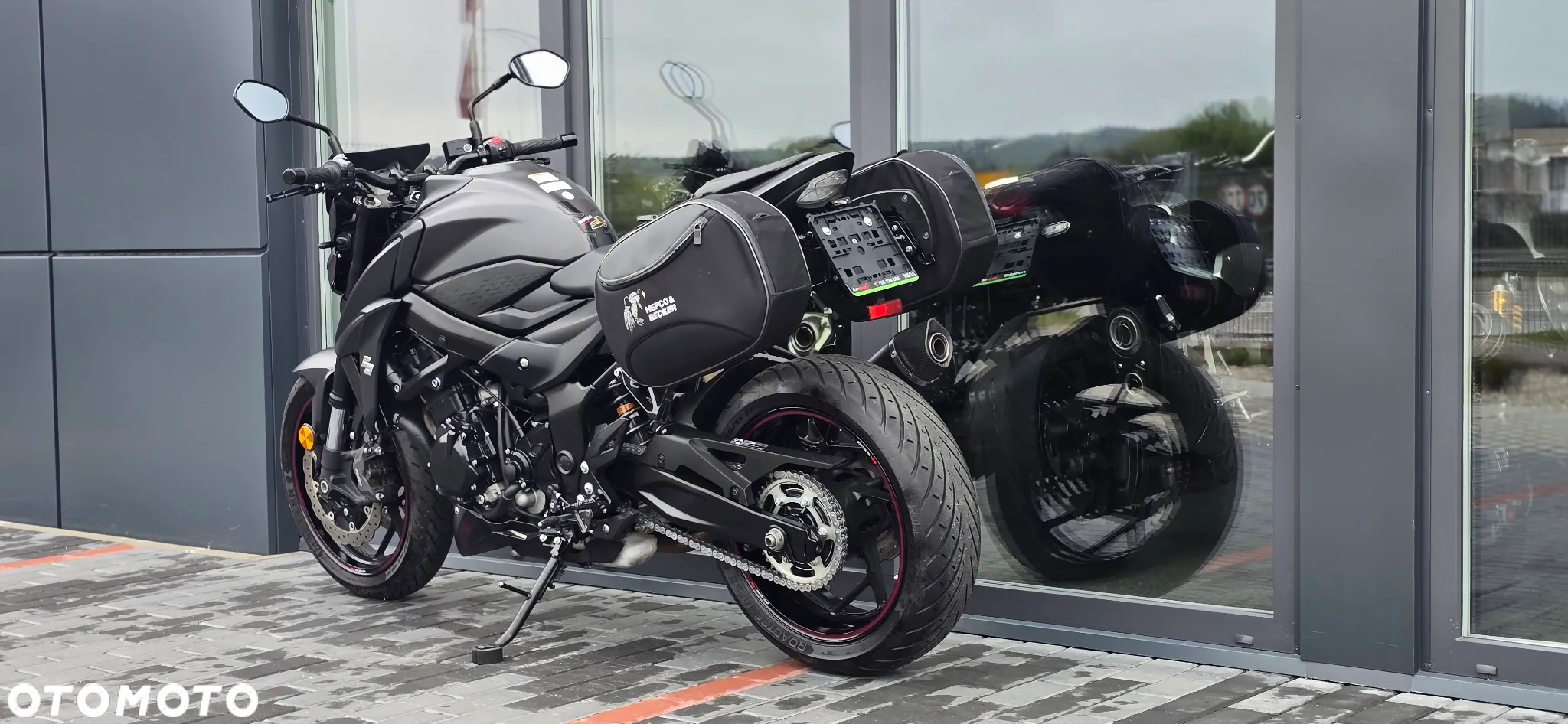 Suzuki GSX - 27