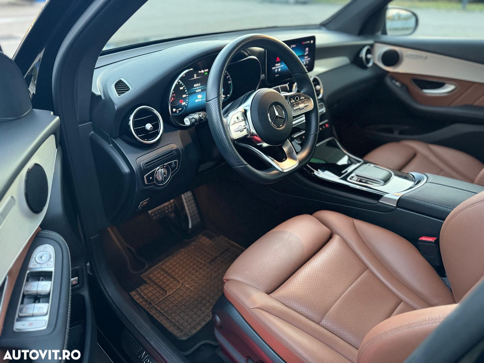 Mercedes-Benz GLC 300 e 4Matic 9G-TRONIC AMG Line - 9
