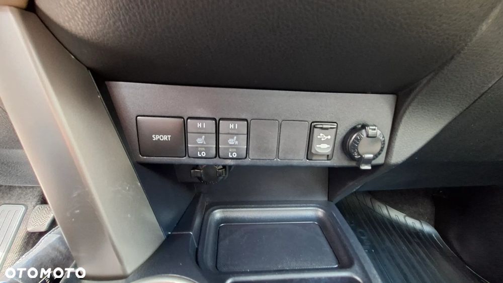 Toyota RAV4 2.0 D-4D Premium - 10