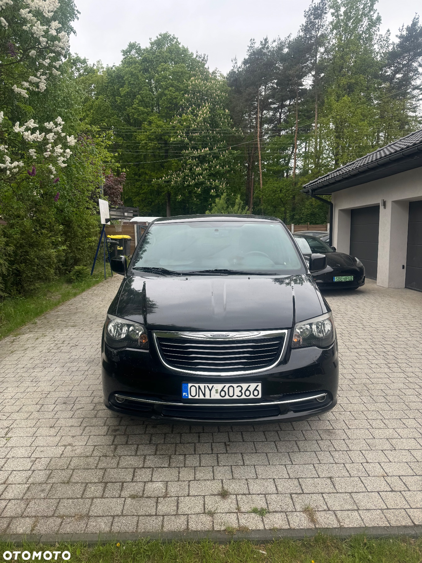 Chrysler Town & Country - 11