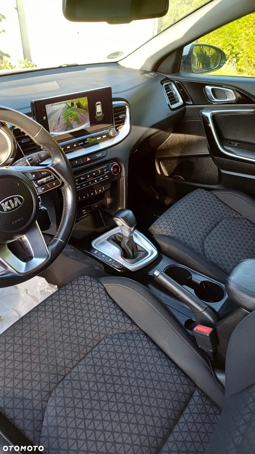 Kia Ceed 1.6 CRDi Eco-Dynamics+ (48V Mild-Hybrid) DCT7 Vision - 9