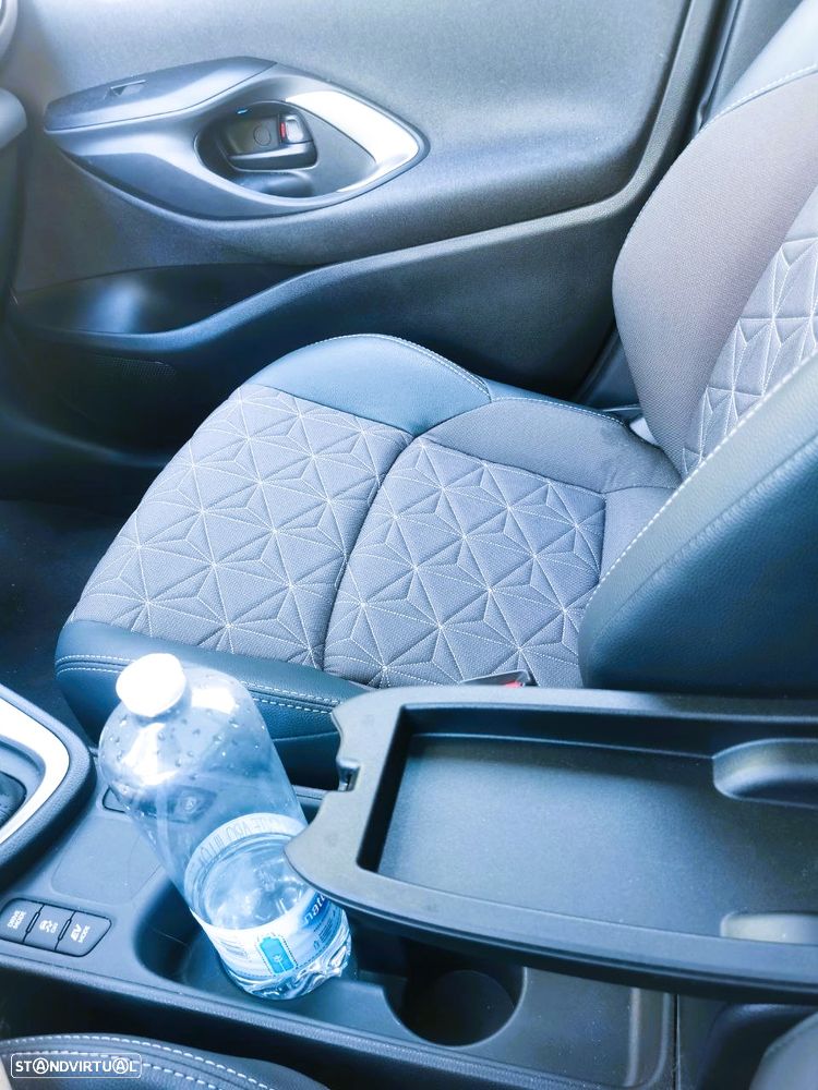 Toyota Yaris Cross 1.5 HDF Luxury - 17