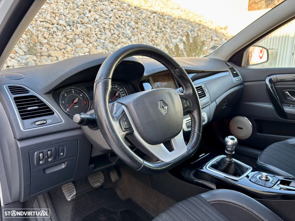 Renault Laguna Break 1.5 dCi SE Black Line 110g - 23