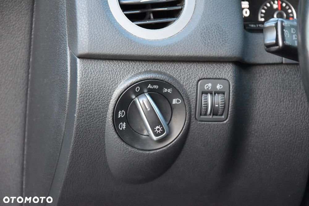 Volkswagen Tiguan 2.0 TDI SCR BlueMotion Technology Lounge Sport & Style - 27