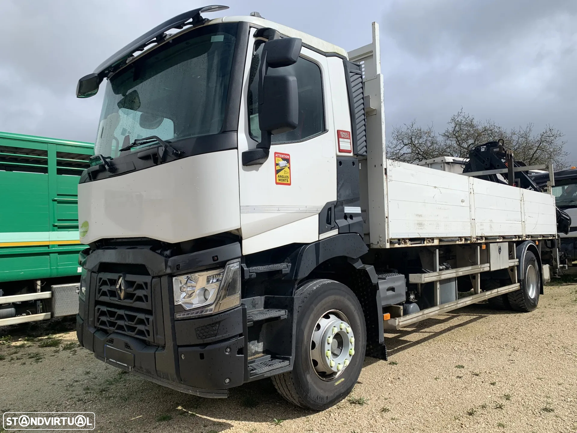 Renault T.C.K C/ GRUA HIAB C/ COMNDO - 2