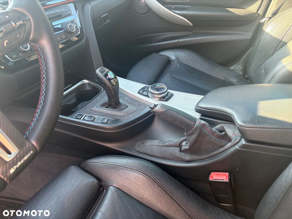 BMW Seria 3 335i Luxury Line - 24