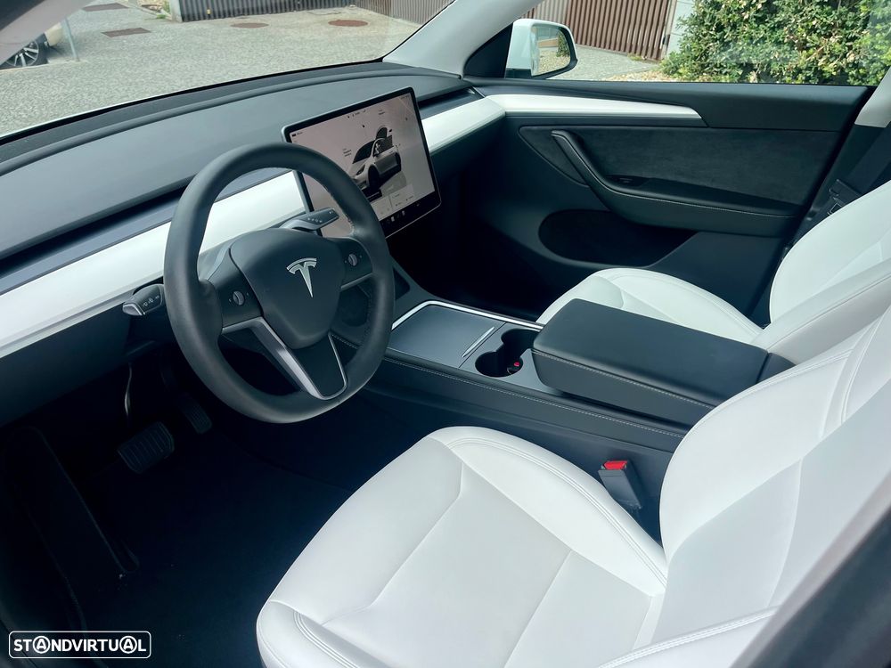 Tesla Model Y Standard - 14