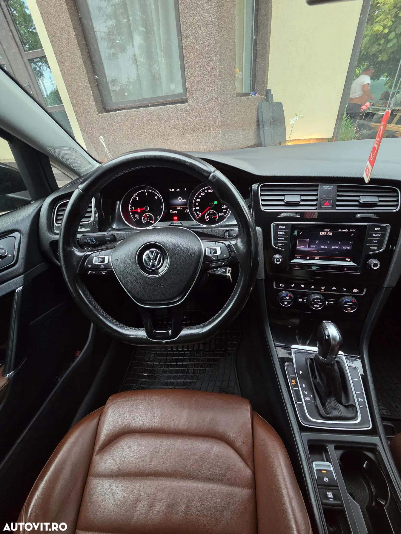 Volkswagen Golf 2.0 BlueTDI DSG Highline - 10