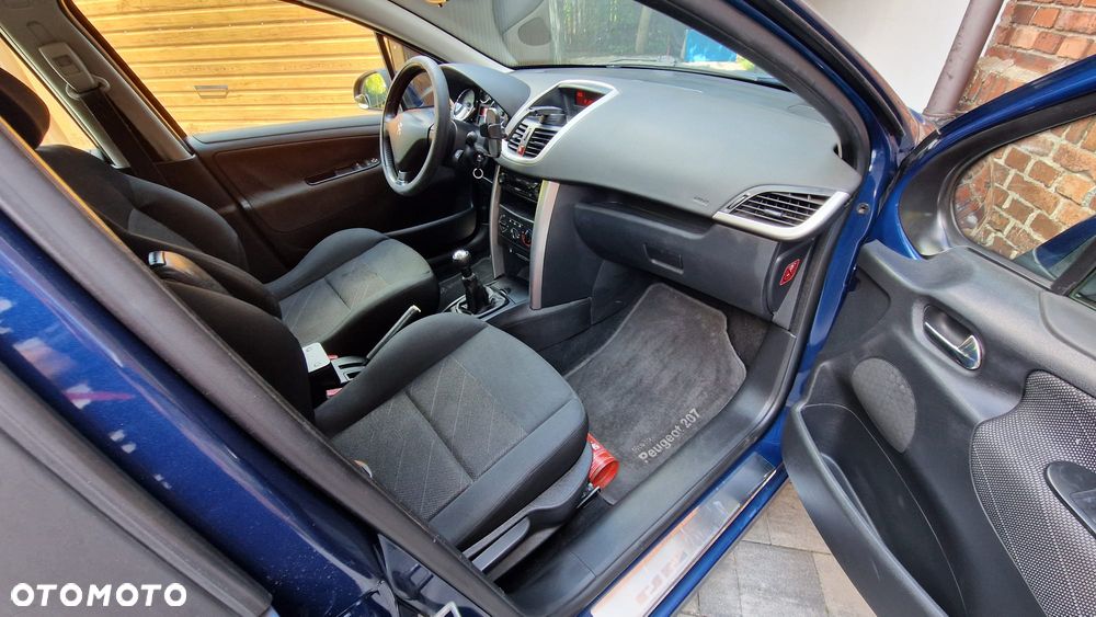 Peugeot 207 90 HDi FAP (Blue Lion) Sport - 9