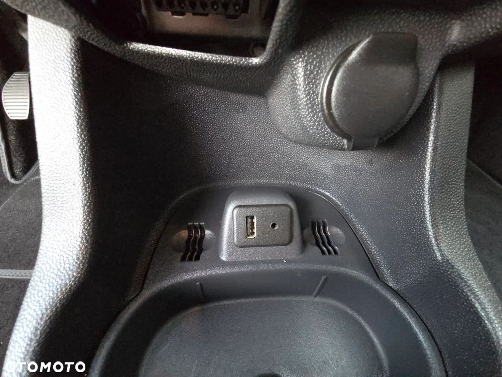 Opel Corsa 1.4 16V Energy - 21