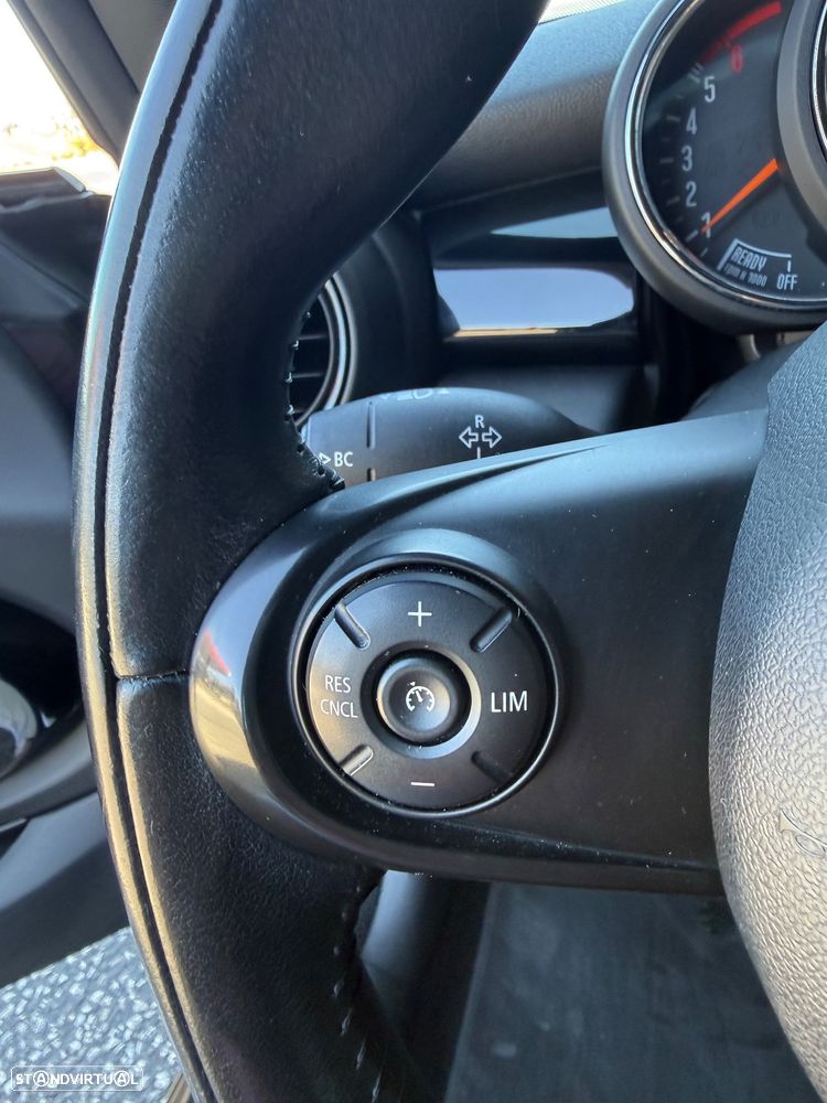 MINI 3 Portas Cooper D - 18