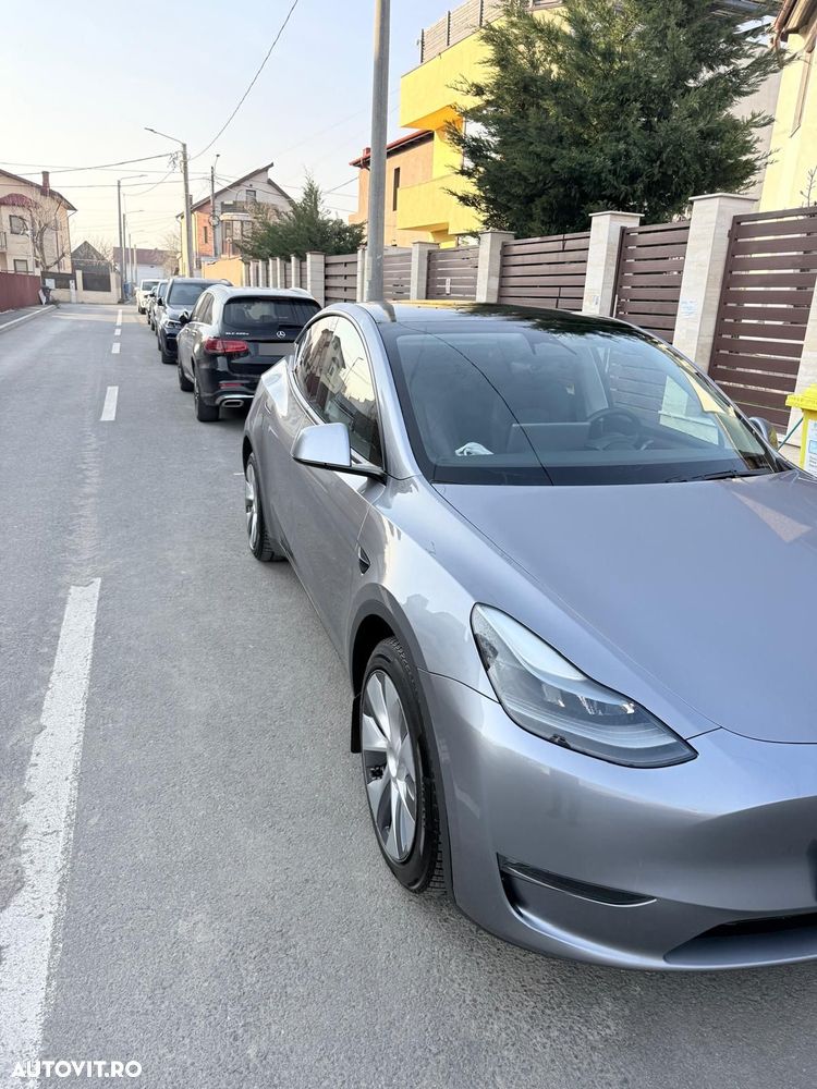 Tesla Model Y AWD Performance - 2