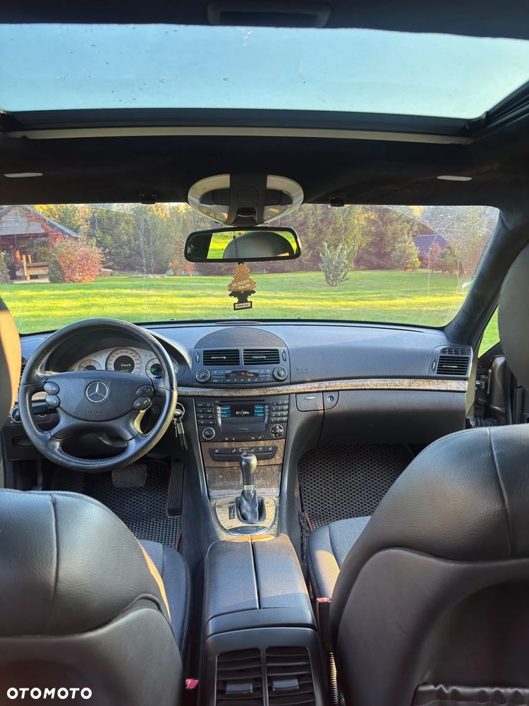 Mercedes-Benz E-Class 2006 photo 5