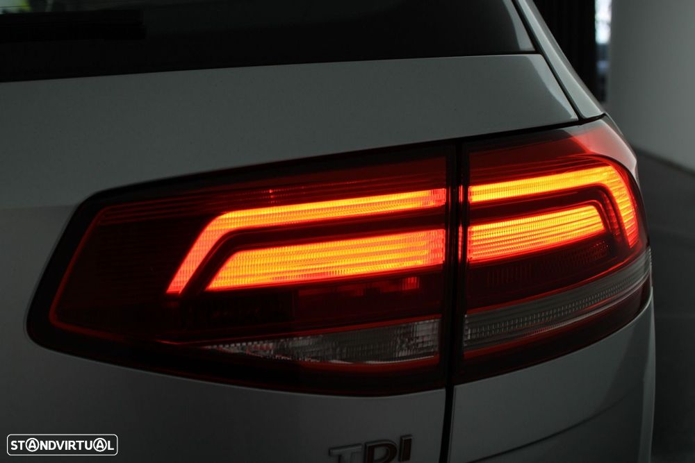 VW Passat Variant 1.6 TDI Confortline - 32