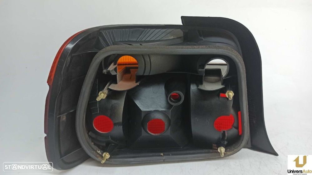 FAROLIM TRASEIRO DIREITO BMW SERIE 3 COUPE (E36) 316I - 5