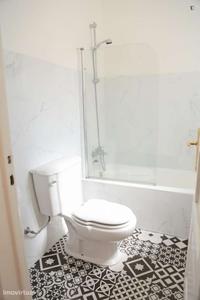Quarto - localizado em Alameda Lisbon - Grande imagem: 2/19