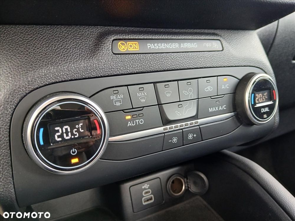 Ford Kuga 2.5 FHEV FWD Titanium - 17