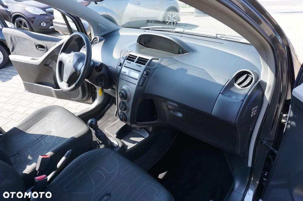 Toyota Yaris 1.33 VVT-i Cool - 27
