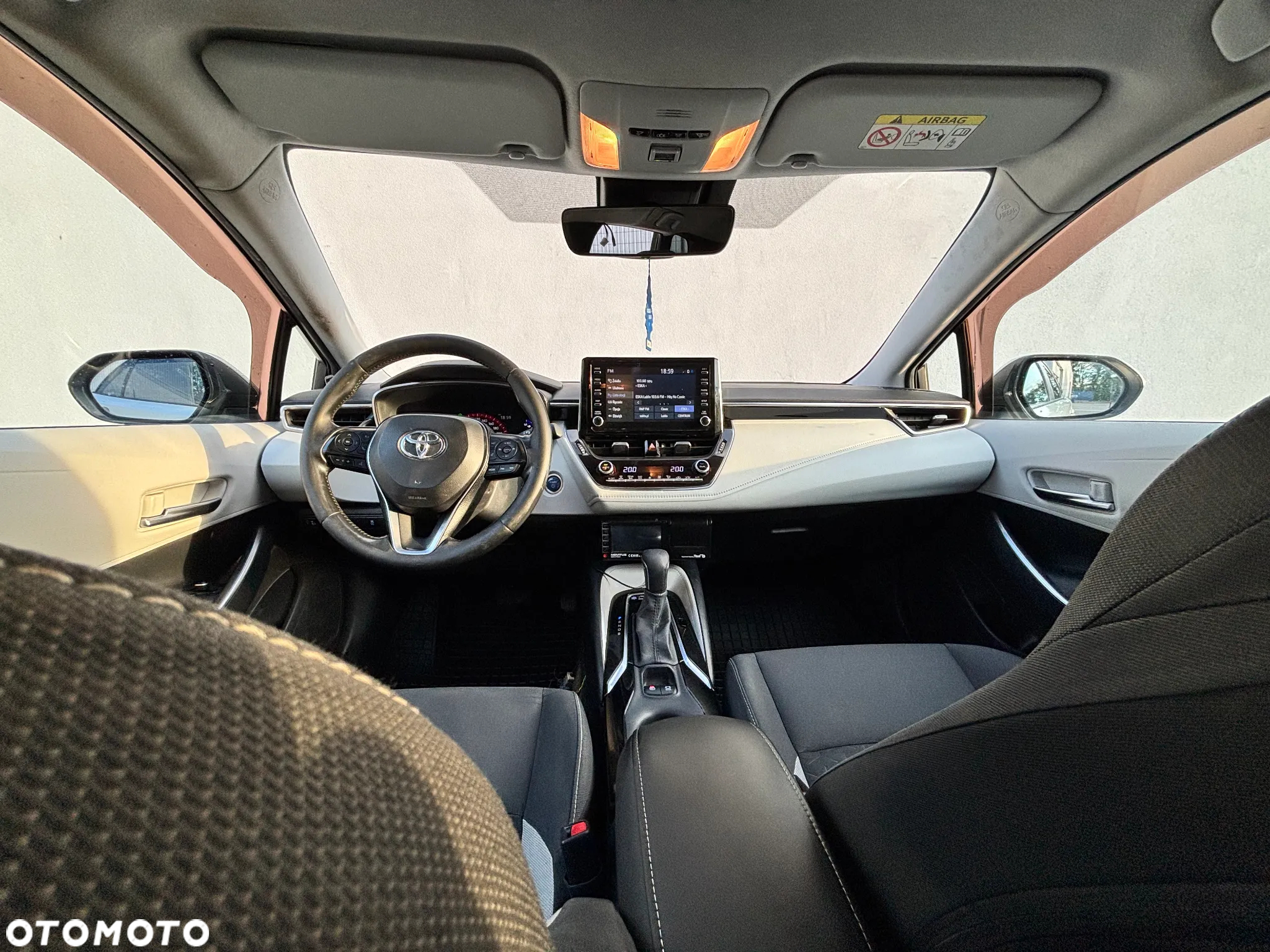 Toyota Corolla 1.8 Hybrid Comfort - 13