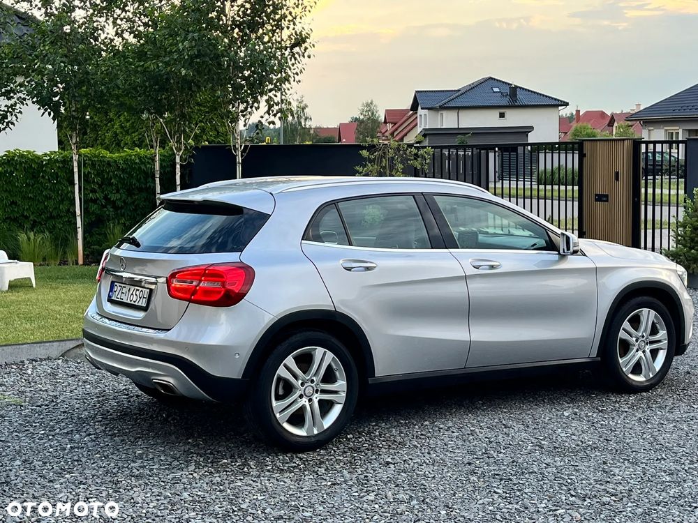 Mercedes-Benz GLA 180 - 5