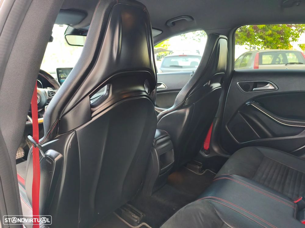 Mercedes-Benz CLA 45 AMG Shooting Brake 4-Matic - 19