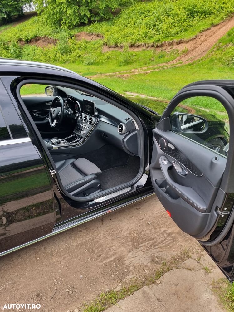 Mercedes-Benz C - 19