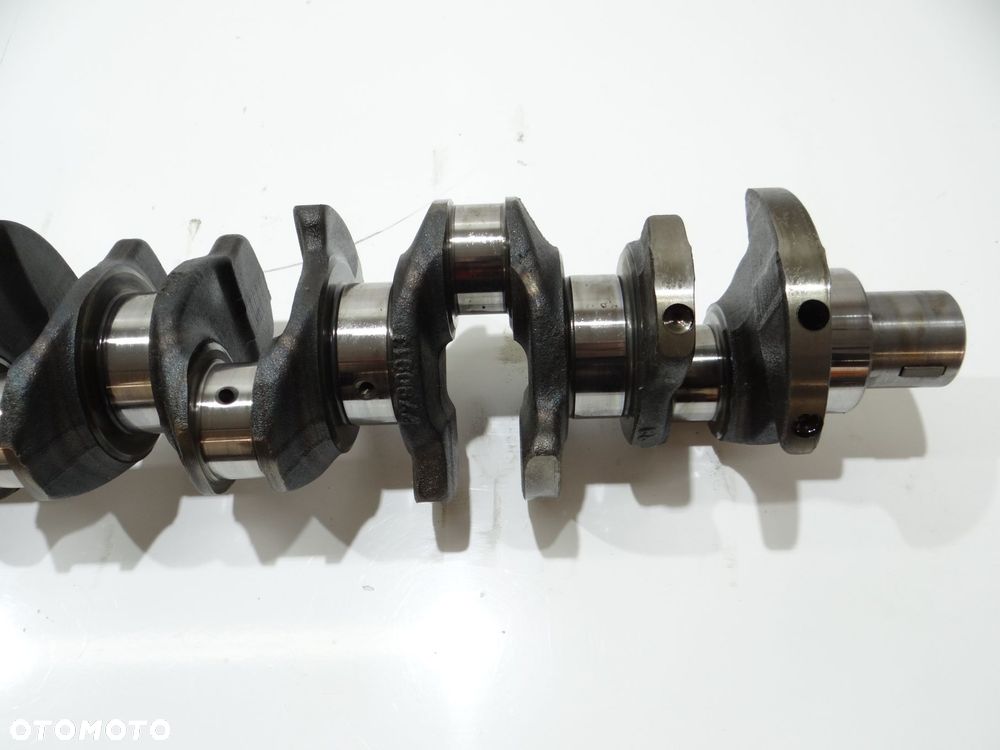 WAŁ KORBOWY BMW E60 525 D 256D2 OE 7790813 - 7