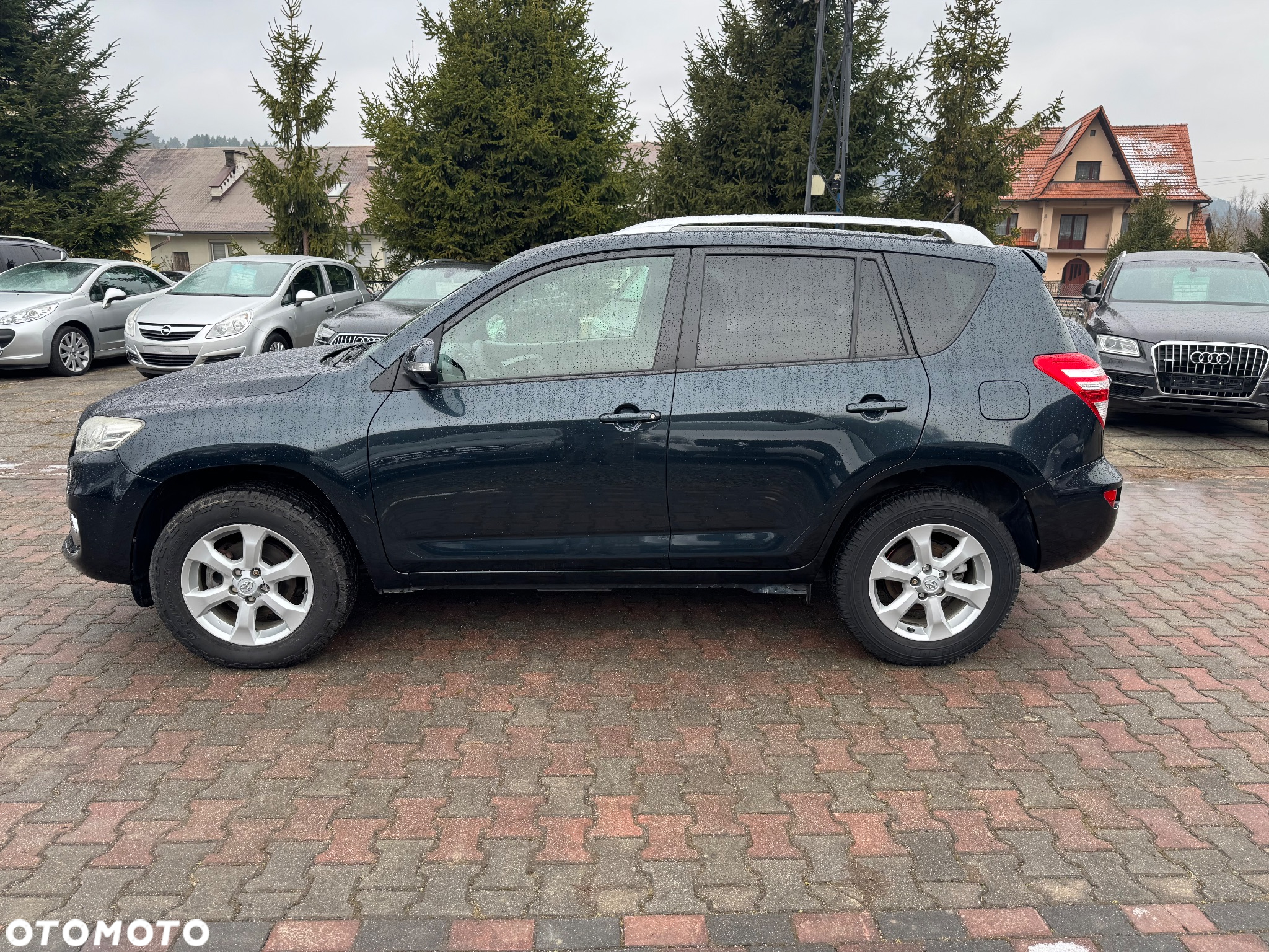 Toyota RAV4 - 8