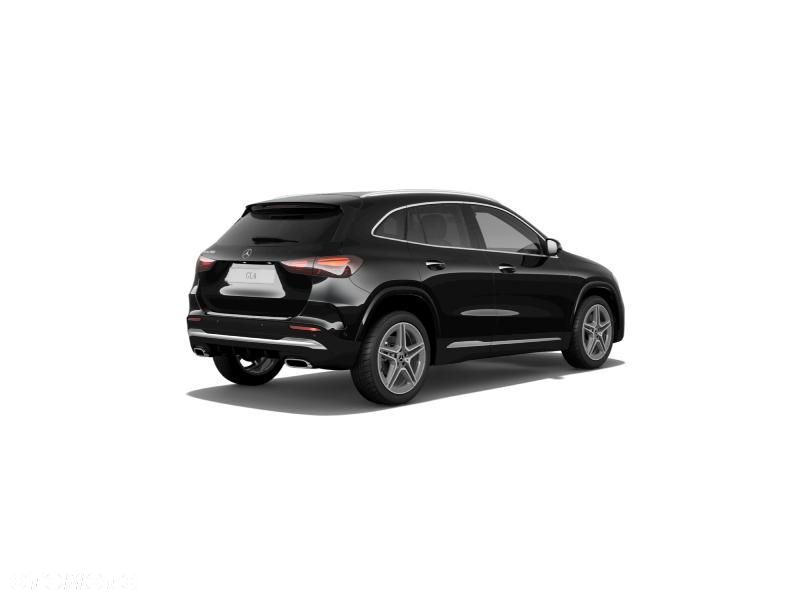 Mercedes-Benz GLA - 2