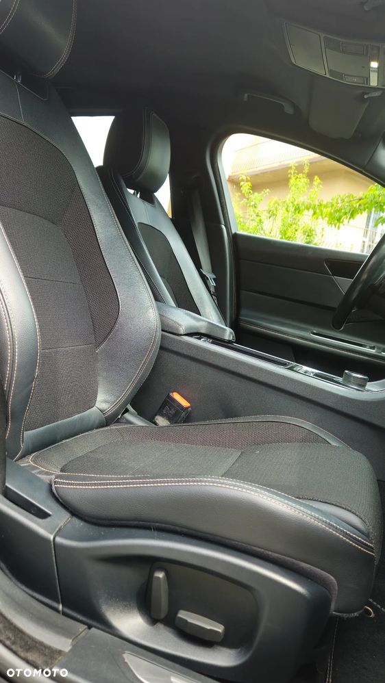 Jaguar XF 2.0 i4D R-Sport - 28