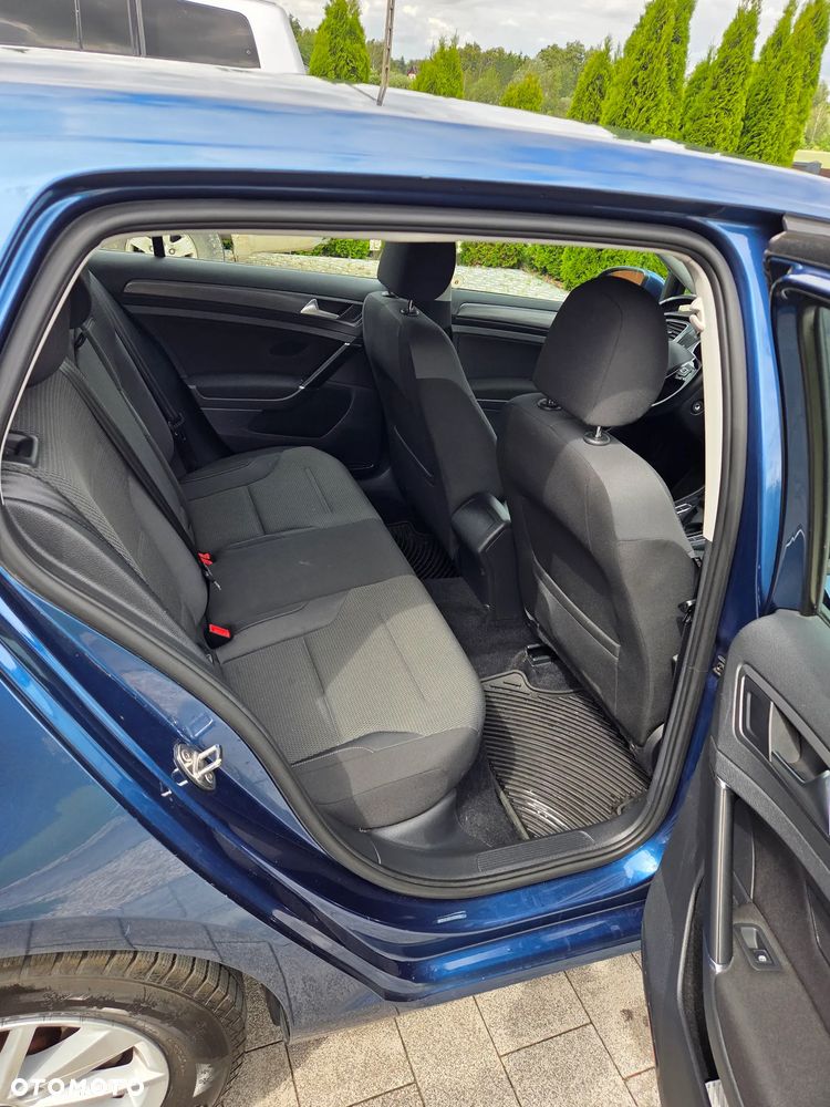 Volkswagen Golf - 10