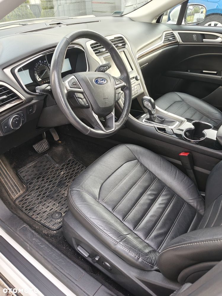 Ford Fusion - 5