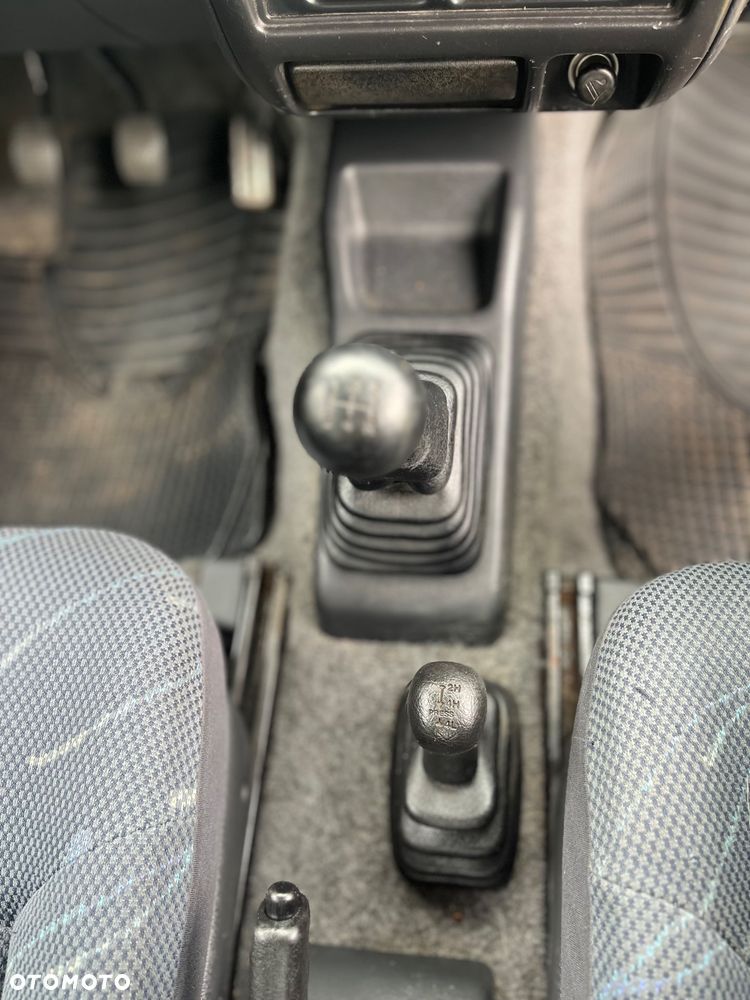 Suzuki Jimny 1.3 - 21