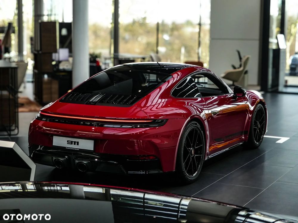 Porsche 911 Carrera T-Hybrid 4 GTS - 6
