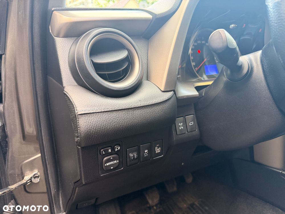 Toyota RAV4 2.0 D-4D Active - 11