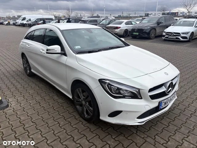 Mercedes-Benz CLA 200 7G-DCT Urban - 3