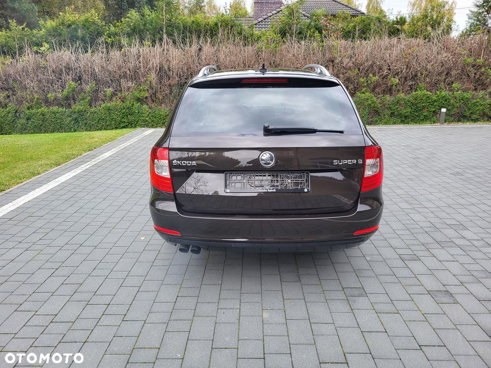 Skoda Superb 2.0 TDI Ambition DSG - 4