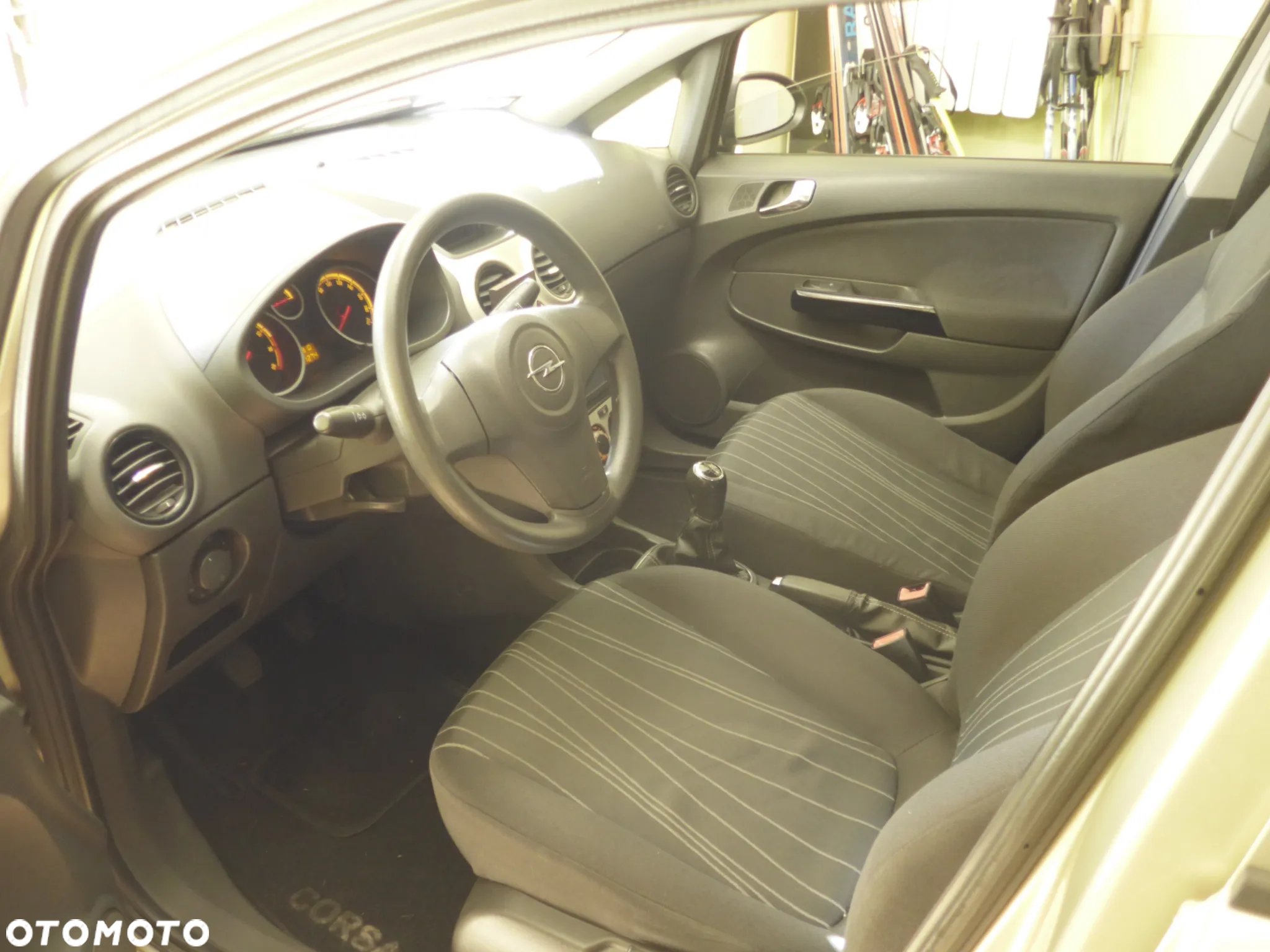 Opel Corsa - 10